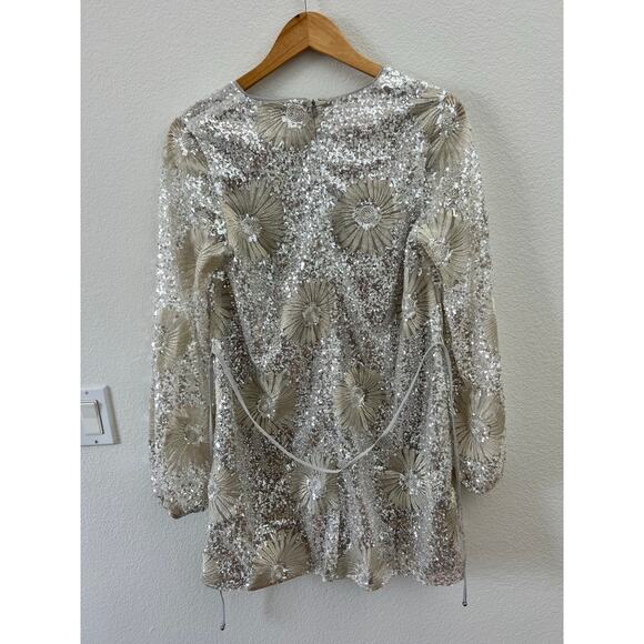 Elliatt Caledonia Long Sleeve Mini Dress Silver S NWT - Picture 6 of 8